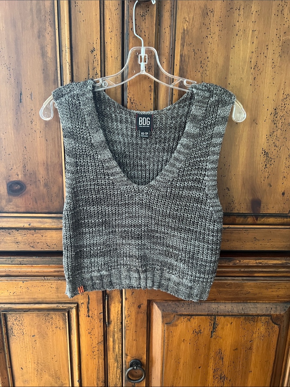 BDG Heather Gray V-Neck Cropped Knit Vest